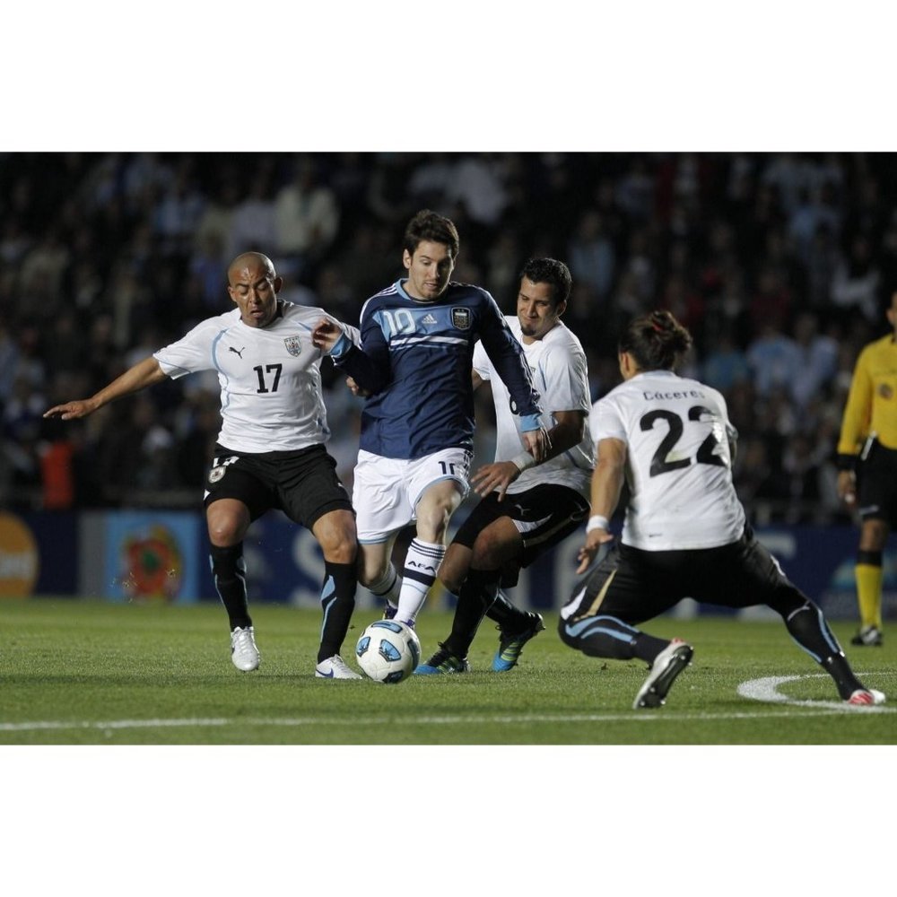 Messi Argentina COPA AMERICA TECHFIT PLAYER ISSUE 2011 Away Soccer Jersey S - Picture 8 of 8